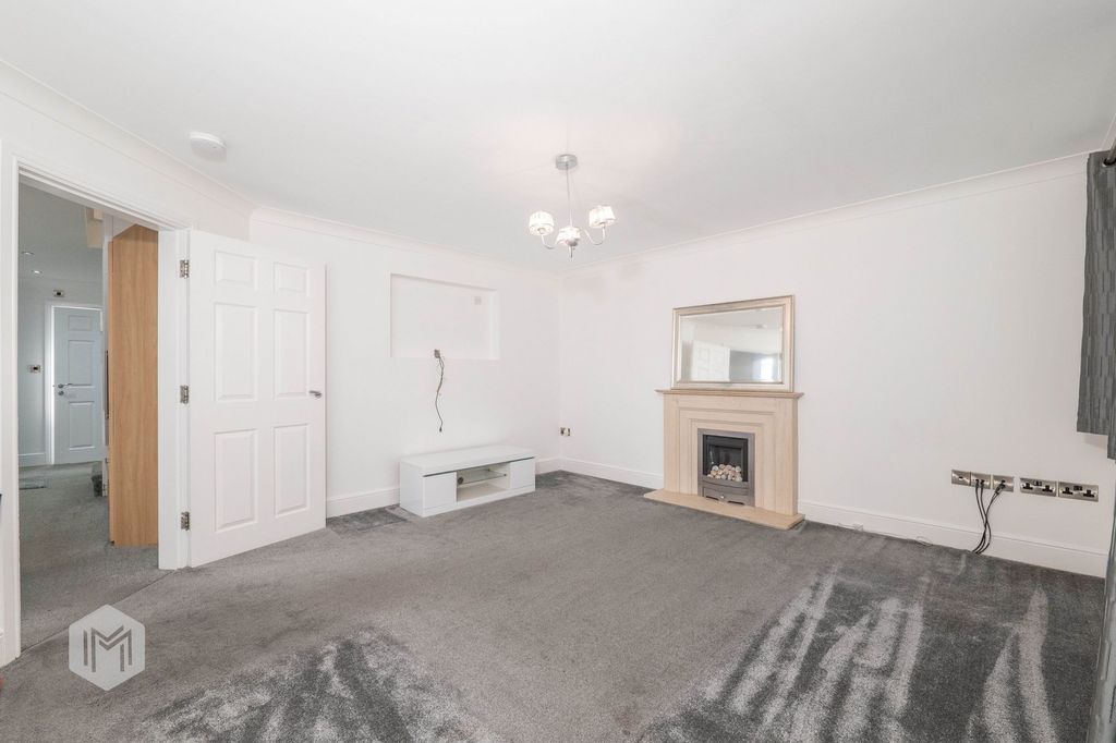Property photo 3 of 34