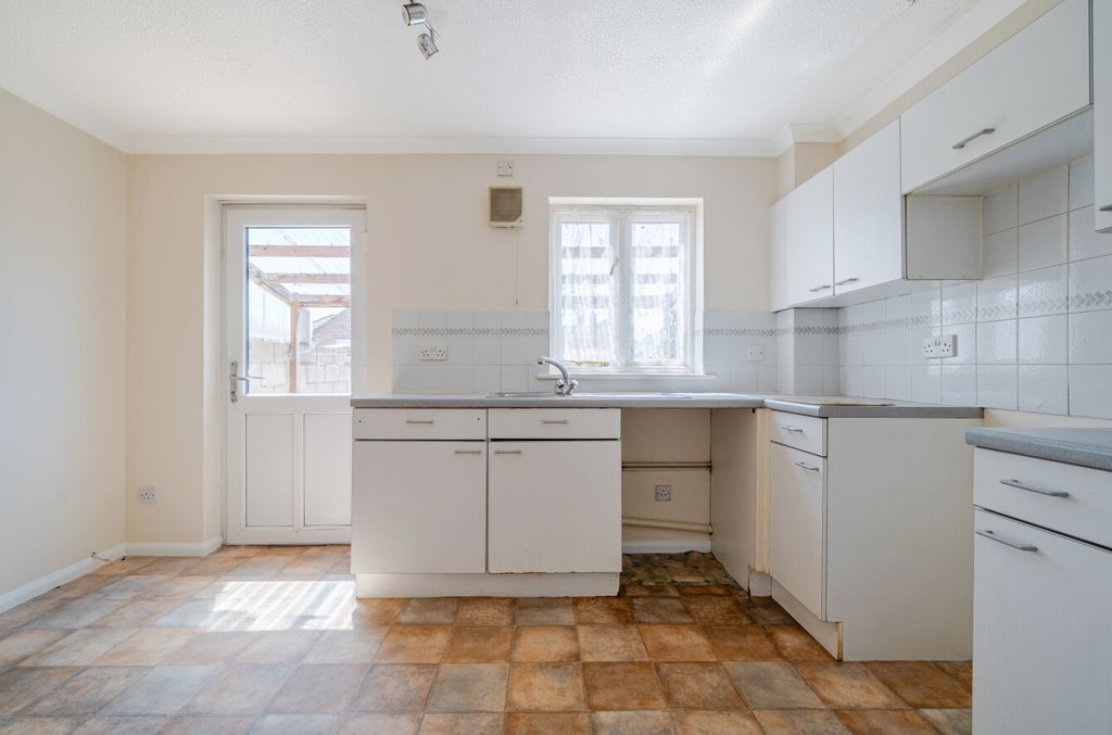 Property photo 3 of 18 1486637-10-6A47A7...