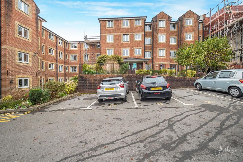 Property photo 1 of 10 10-P1096870.Jpg