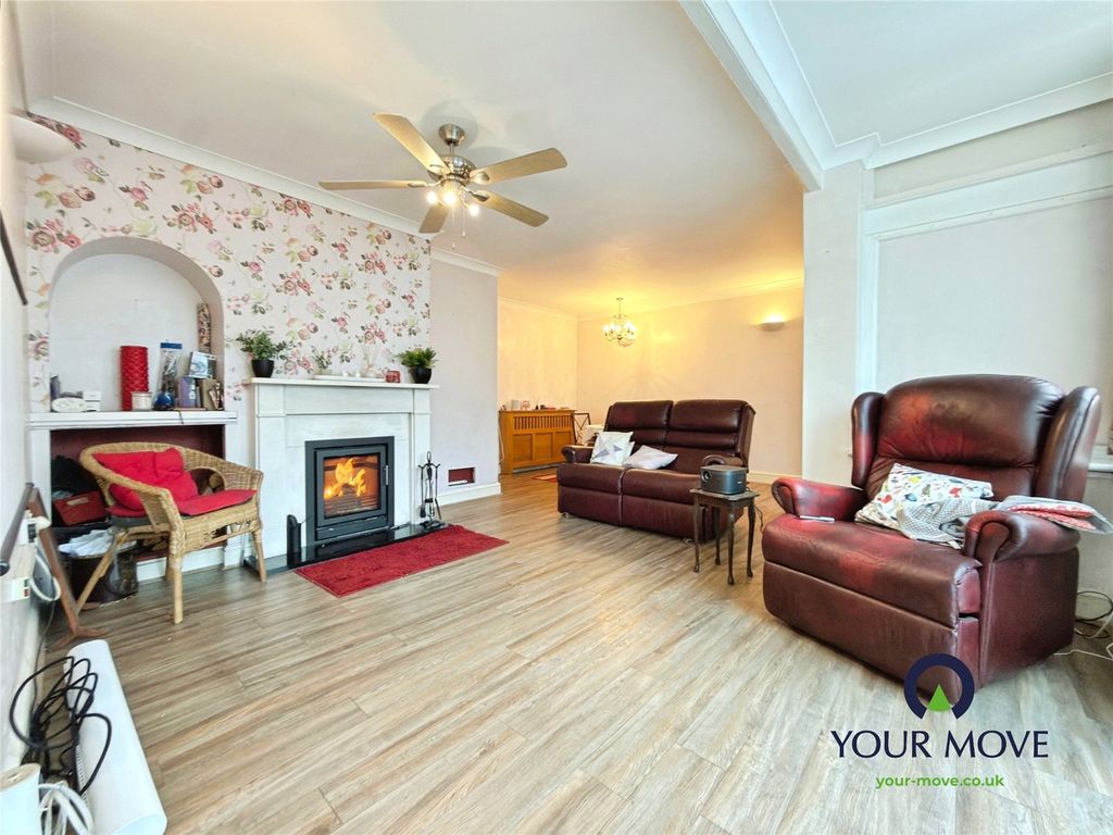 Property photo 2 of 15 Lounge/Diner