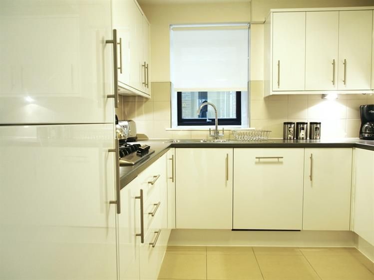 Property photo 2 of 6 Kitchen