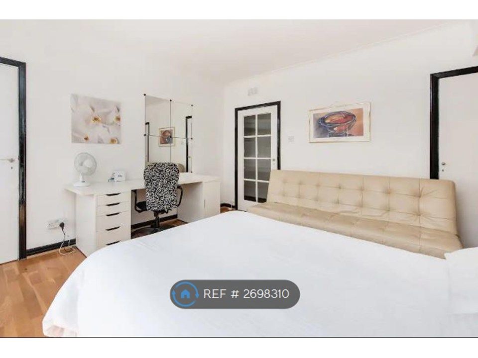 Property photo 2 of 24