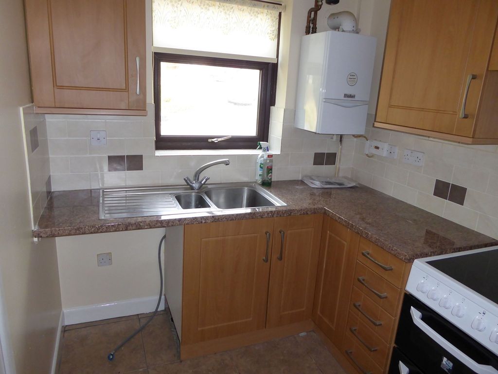 Property photo 3 of 13 Kitchen