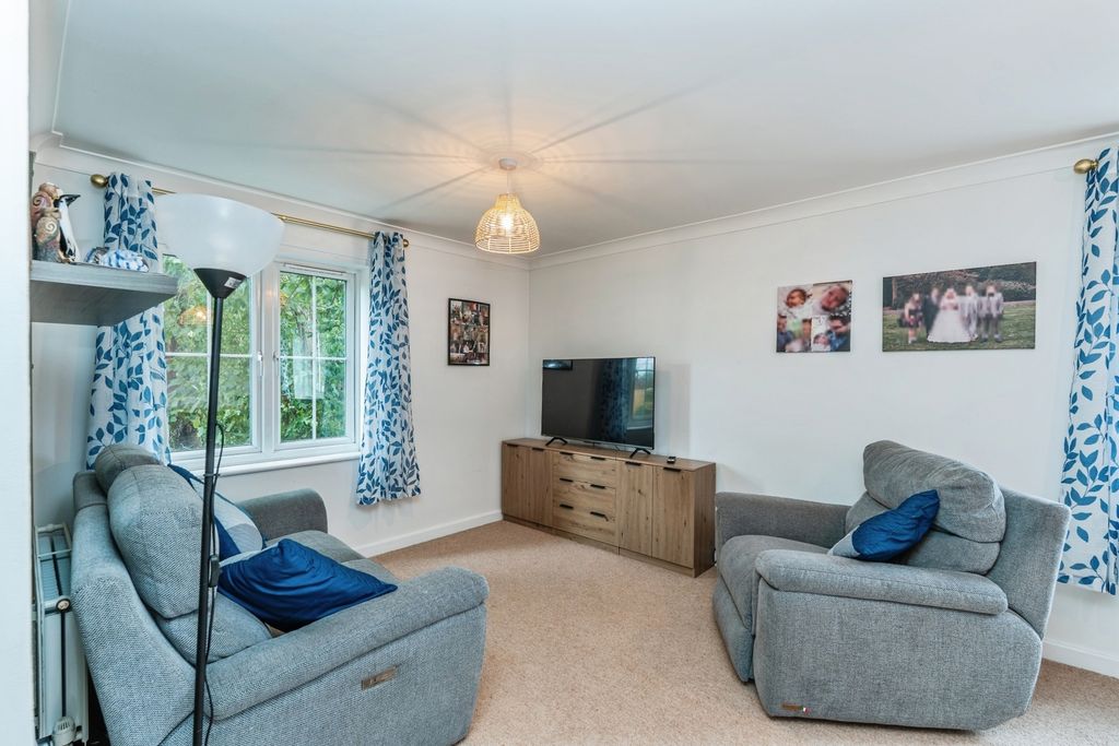 Property photo 2 of 11 Pbox-Img.Jpg