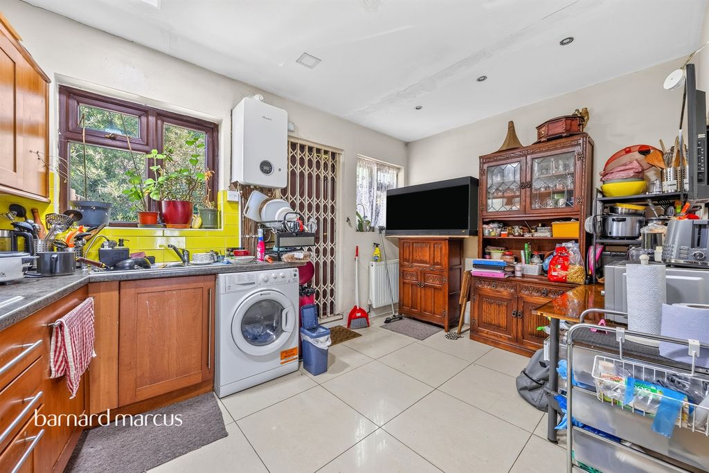 Property photo 3 of 22