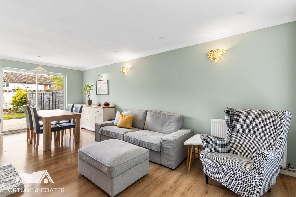 Property photo 2 of 21 Perryspring_15.Jpg