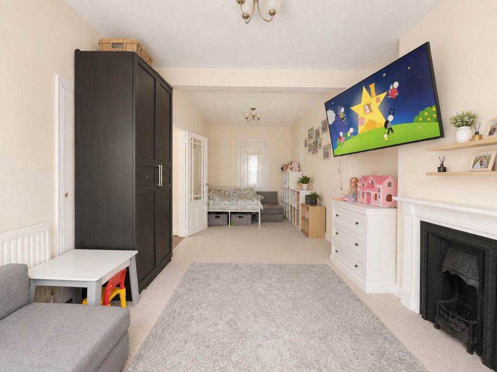 Property photo 3 of 11