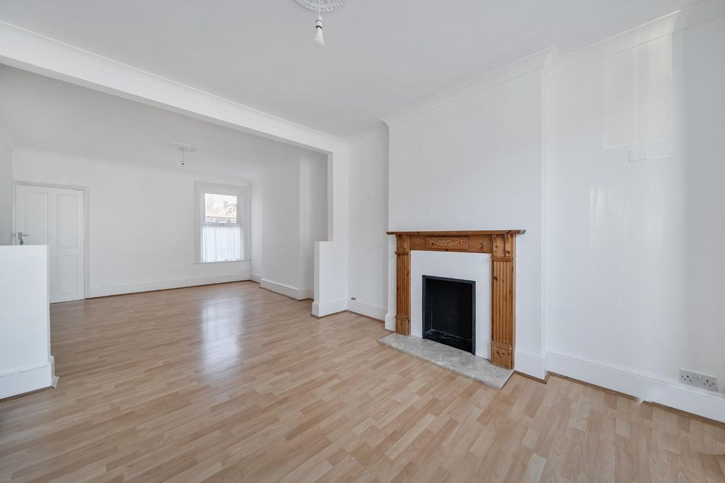 Property photo 3 of 14 1384925-1-6926d80E1Db02.Jpg