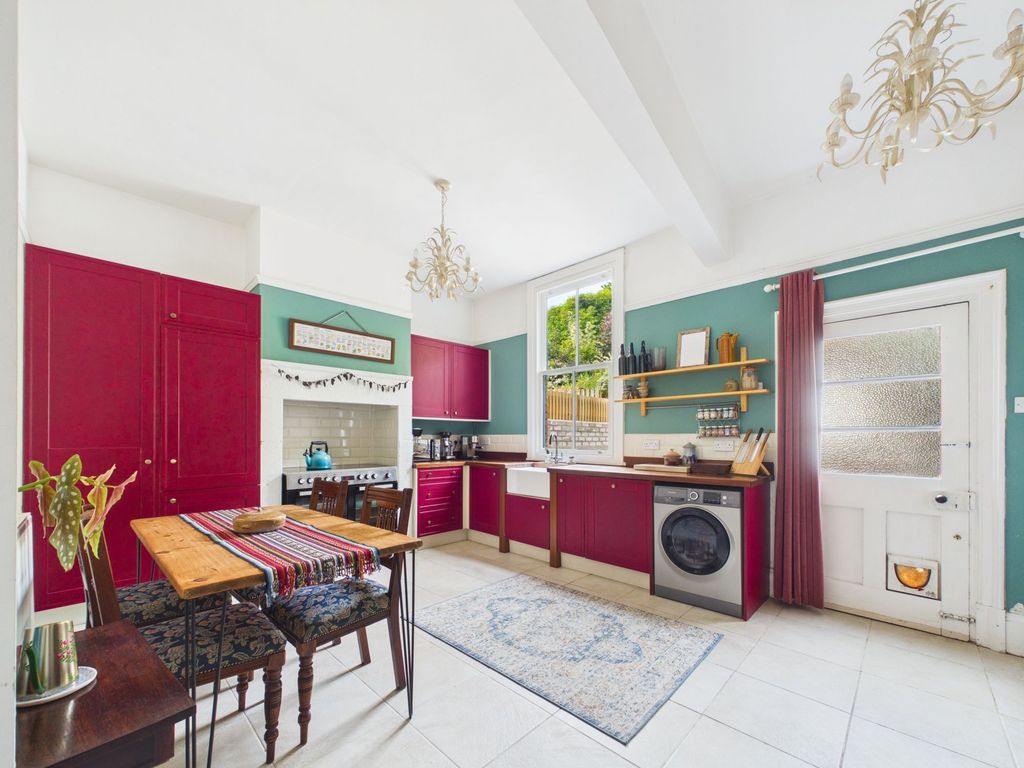 Property photo 2 of 22 Dining Kitchen