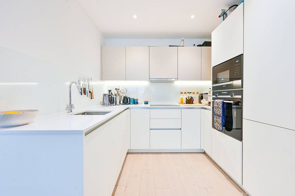 Property photo 3 of 9