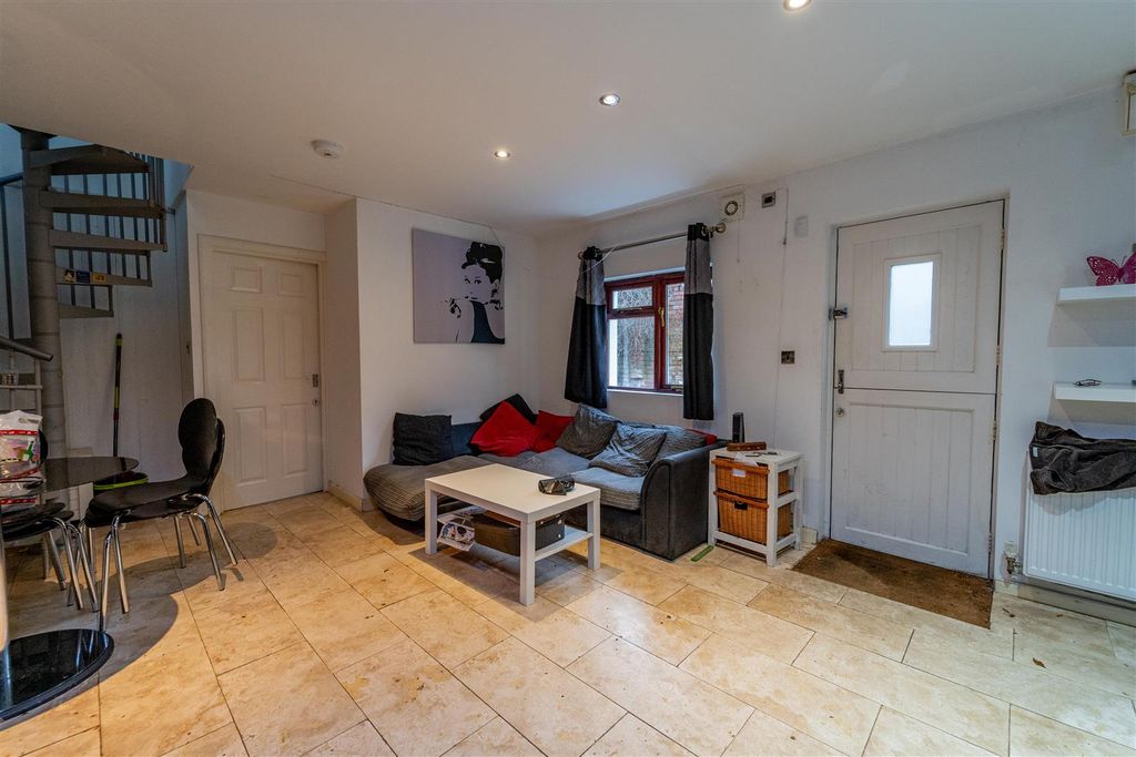 Property photo 3 of 43 Nik08594.Jpg