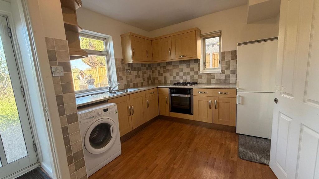 Property photo 1 of 27