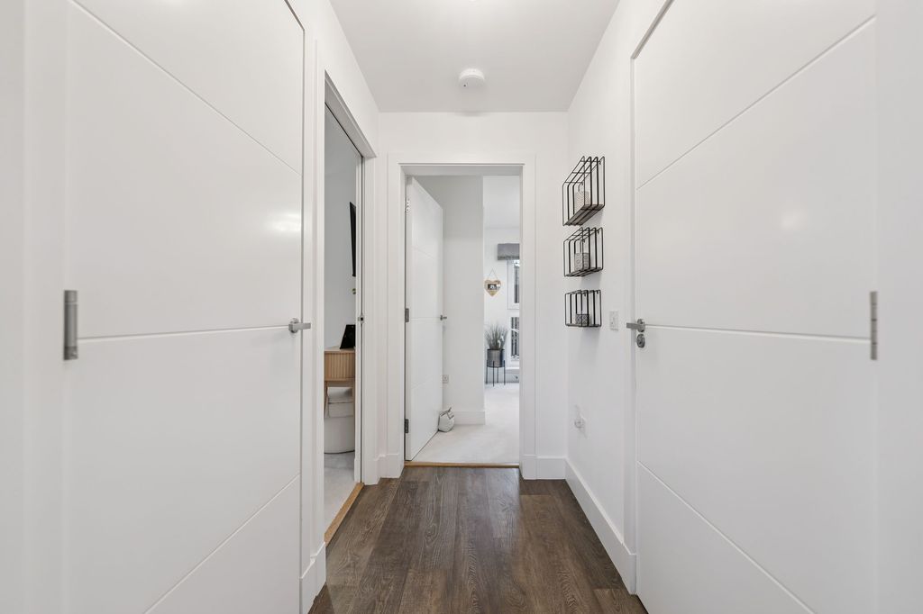 Additional image 18 of 2 bed flat for sale122 Festival Court, Main Door, Prince's Quay, Glasgow G51