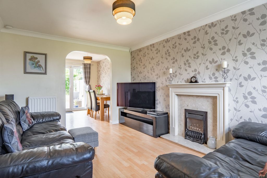 Property photo 2 of 36