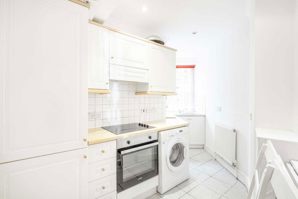 Property photo 3 of 6