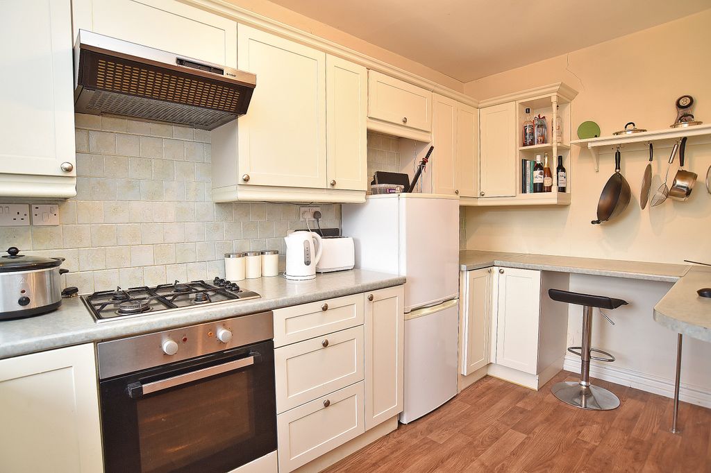 Property photo 3 of 14