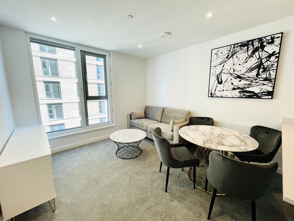 Property photo 3 of 8 Picture No. 02