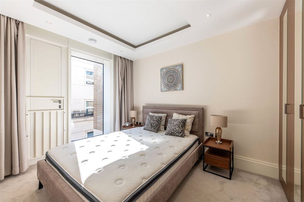 Property photo 3 of 11 Bedroom