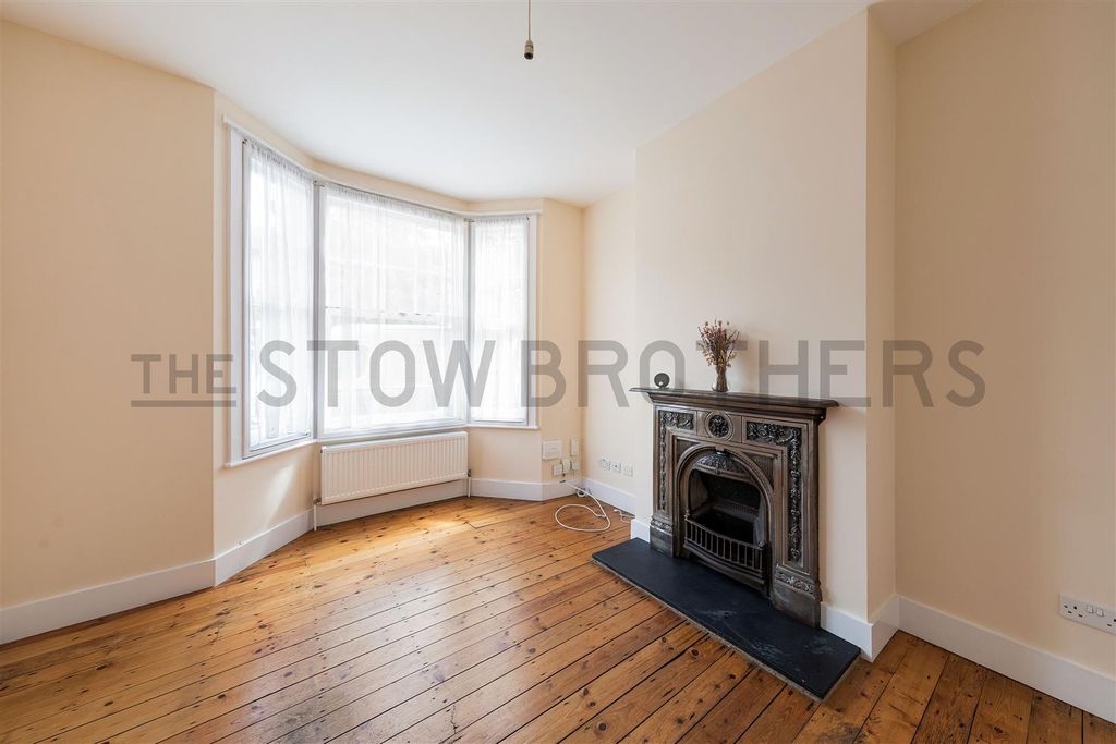 Property photo 3 of 33