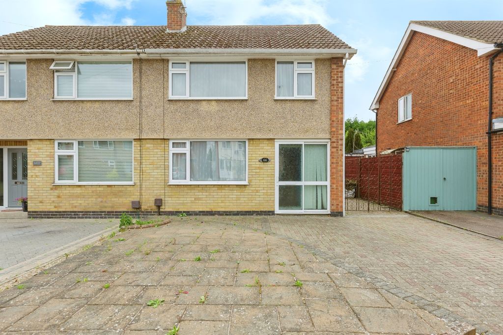 Property photo 2 of 17