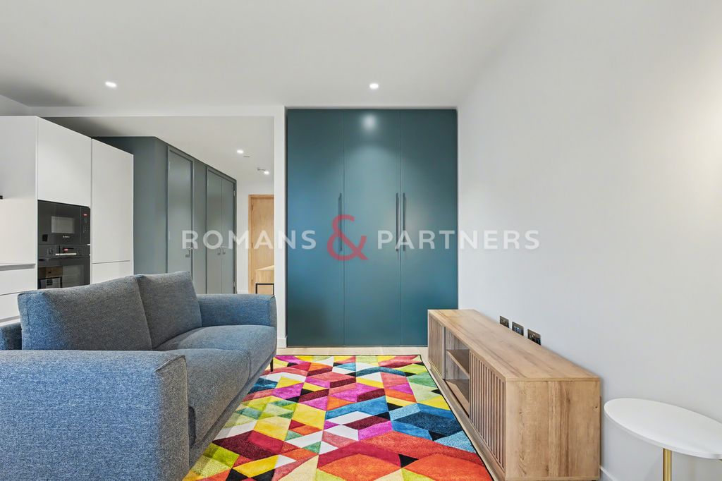 Property photo 2 of 12