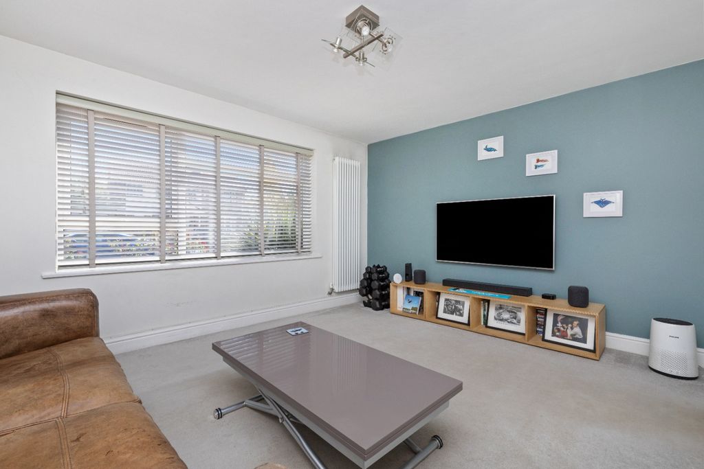 Property photo 2 of 9 5390022