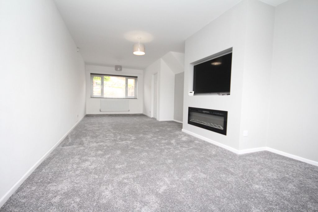 Property photo 2 of 12 Photo