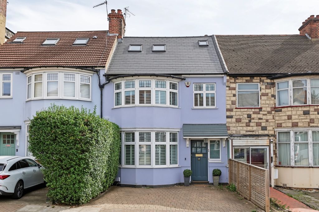Property photo 2 of 15 5566102