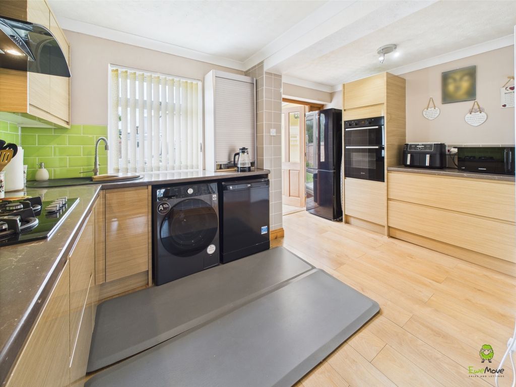 Property photo 3 of 18 Presented By Clinton Crawford - Ewemove Bexley And