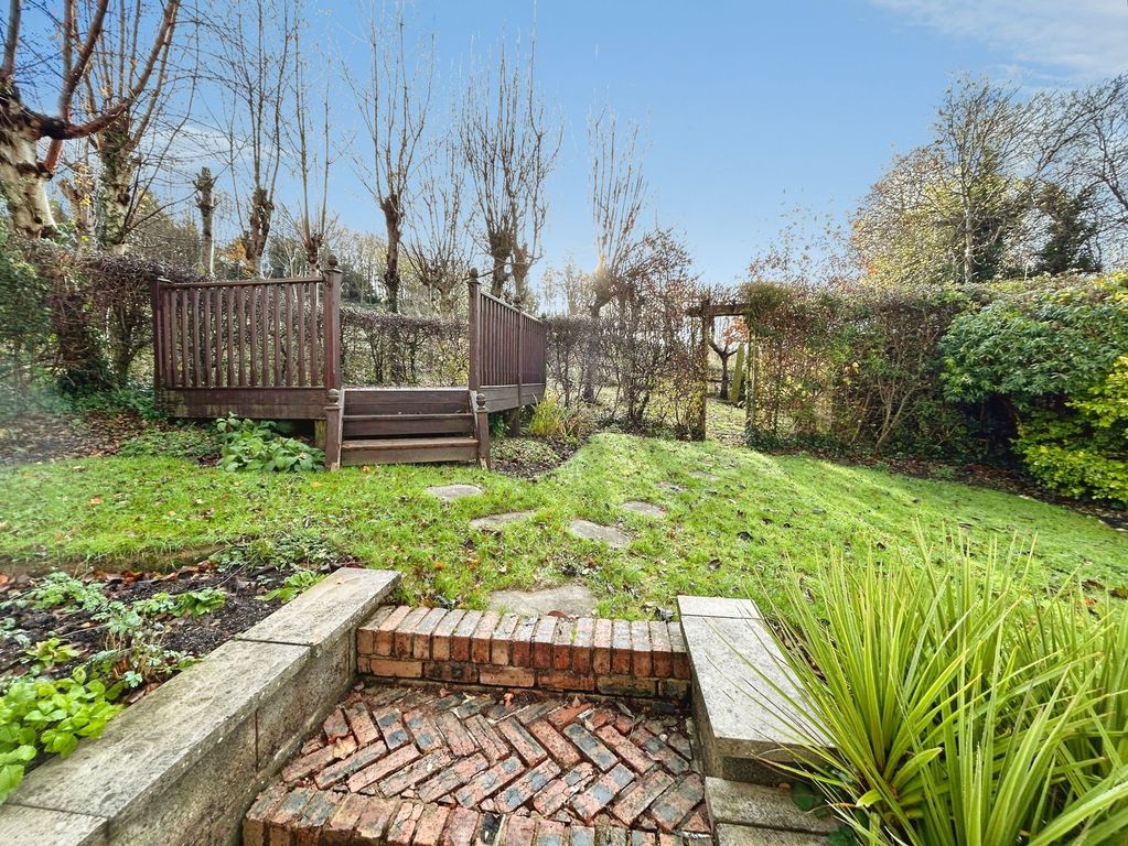 Property photo 3 of 28