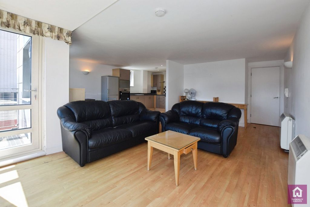 Property photo 2 of 21 Picture No. 27