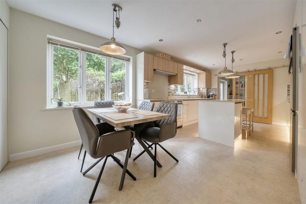 Property photo 3 of 18 Kitchen / Dining Room