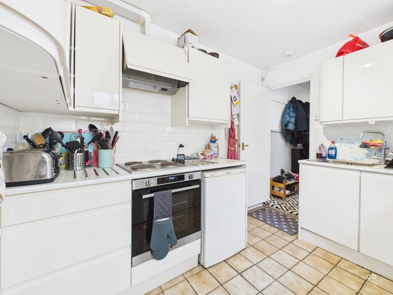 Property photo 3 of 10 Photo 4