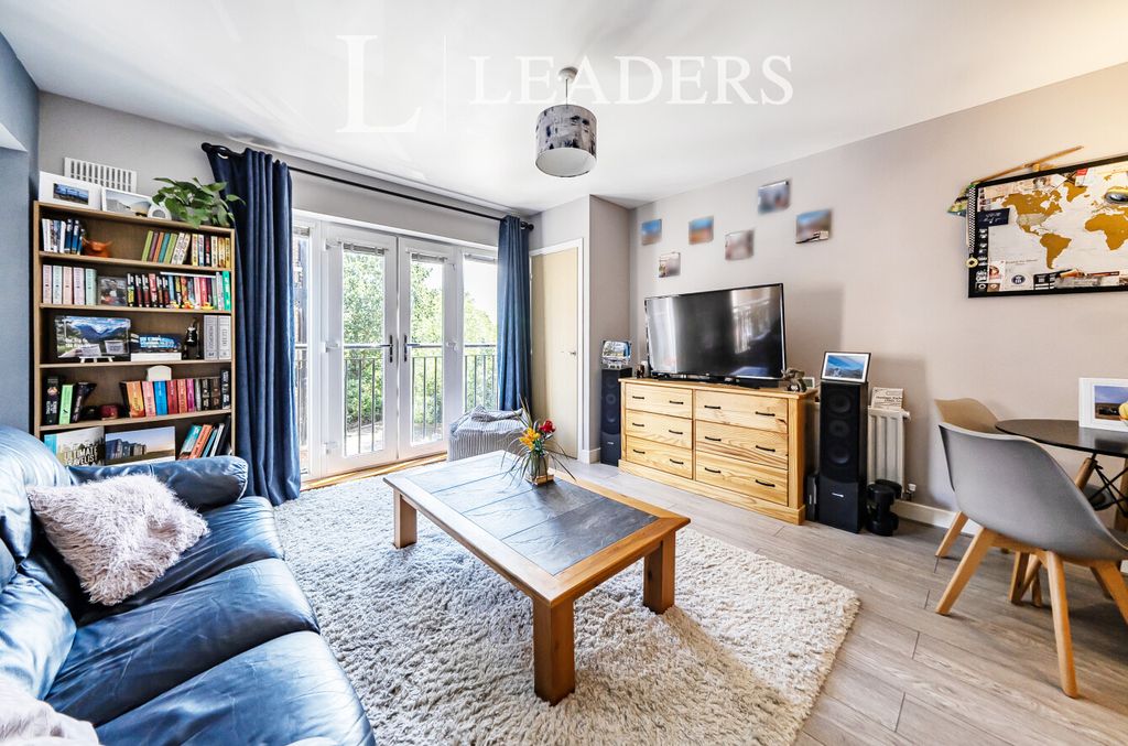 Property photo 2 of 9 0A79E53B-d1E0-49E...