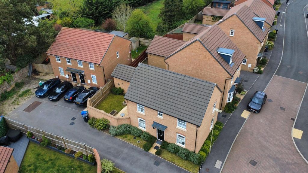 Additional image 24 of 3 bed detached house for saleWebb Close, Hook RG27