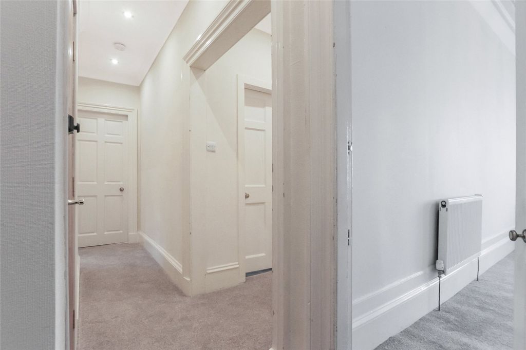 Property photo 2 of 21 Picture No. 04