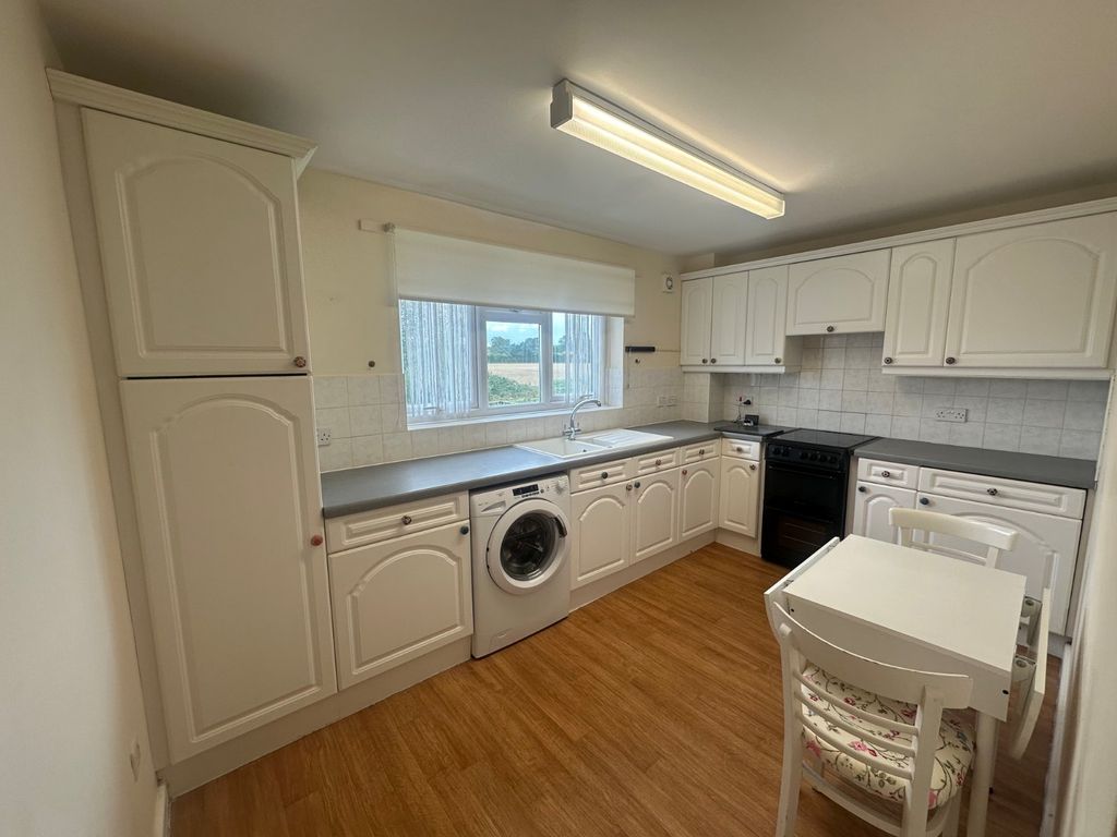 Property photo 2 of 11 Picture No. 14