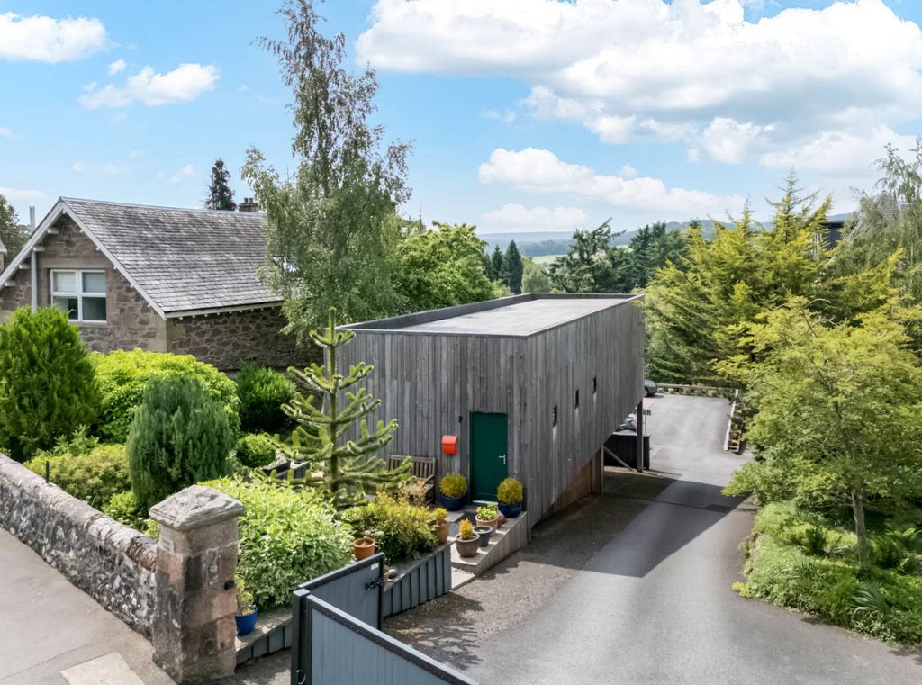 Property photo 1 of 37