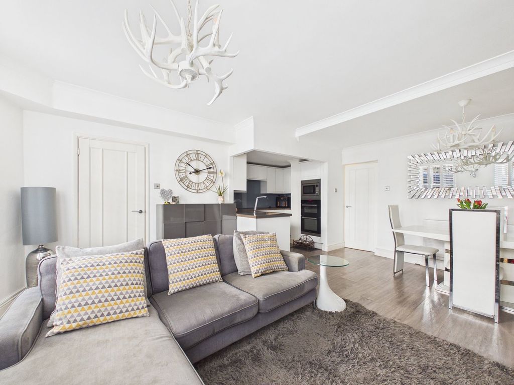 Property photo 2 of 23