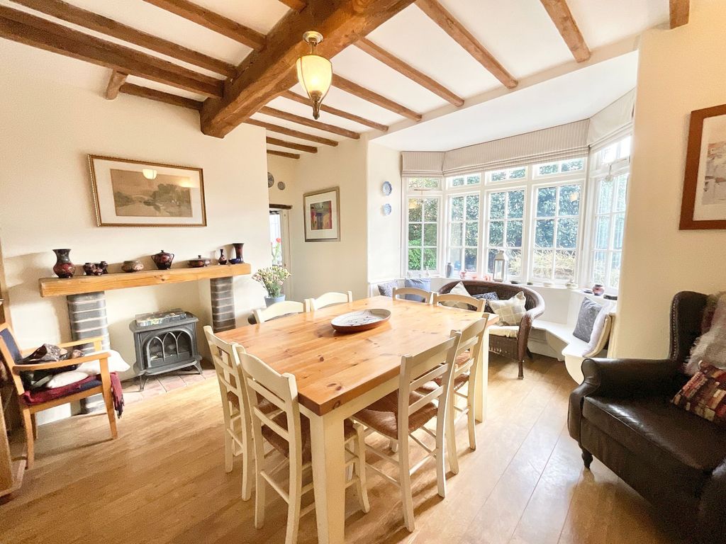 Property photo 2 of 34