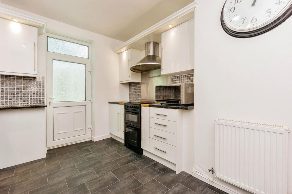 Property photo 3 of 21