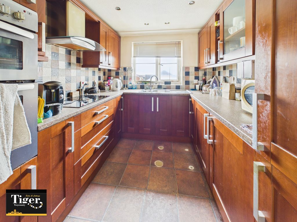 Property photo 3 of 7 Cam01931G0-Pr0382-Still004