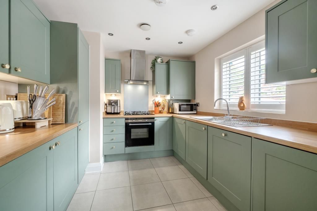 Property photo 3 of 20 Kitchen