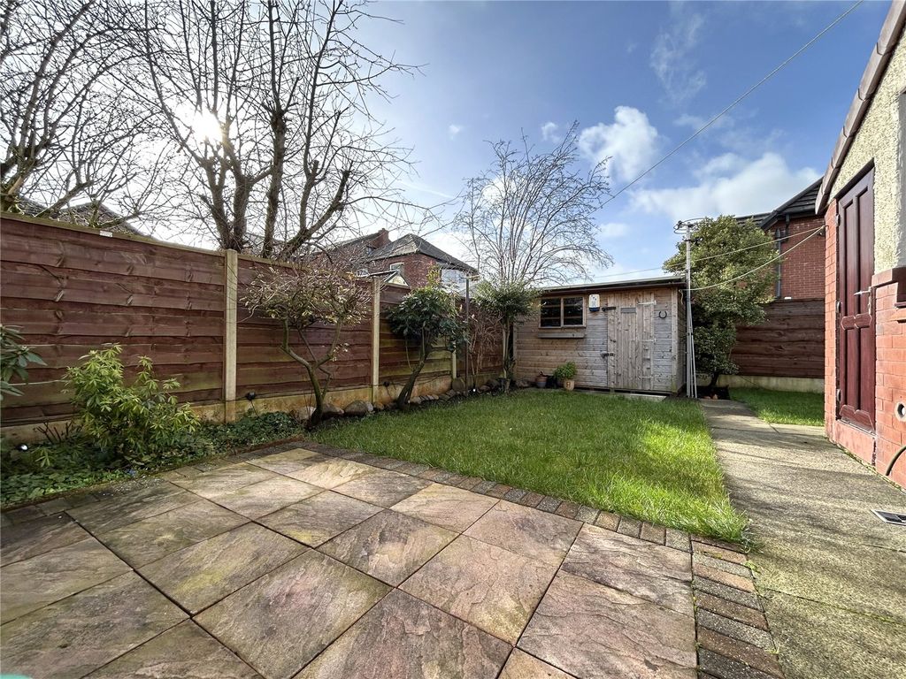 Property photo 2 of 23 Side Garden