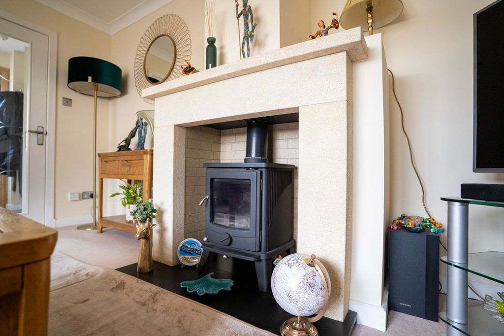 Property photo 1 of 33