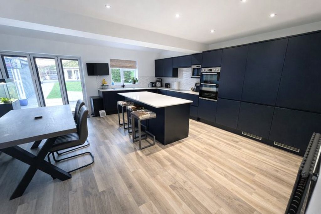 Property photo 2 of 15 Picture No. 19