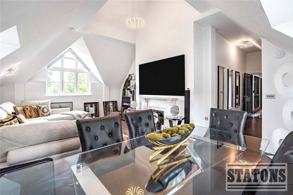 Additional image 11 of 3 bed flat for saleCockfosters Road, Barnet EN4