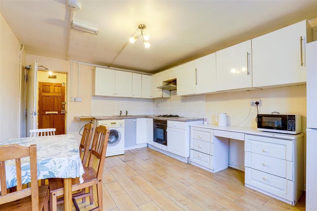 Property photo 3 of 18 Img_2469-Img_2473.Jpg