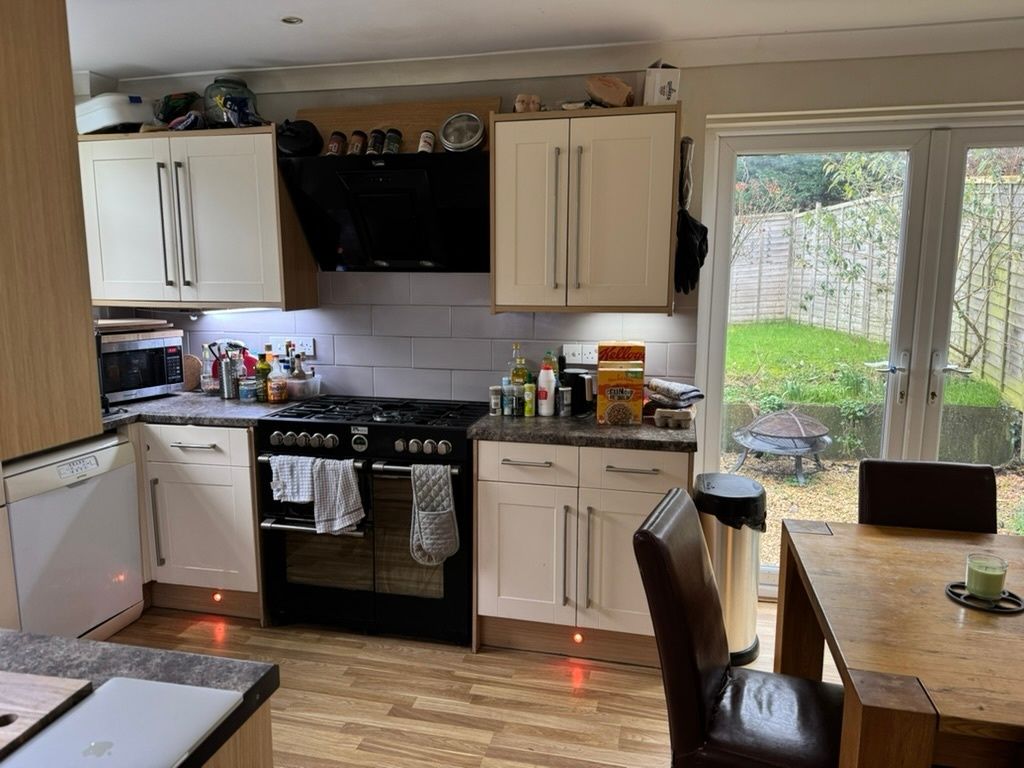 Property photo 1 of 13 Bright, Modern Kitchen With A Large Range Cooker, ...