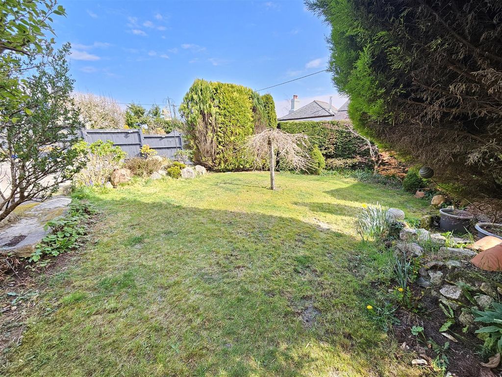 Property photo 3 of 21 Gardens.Jpg